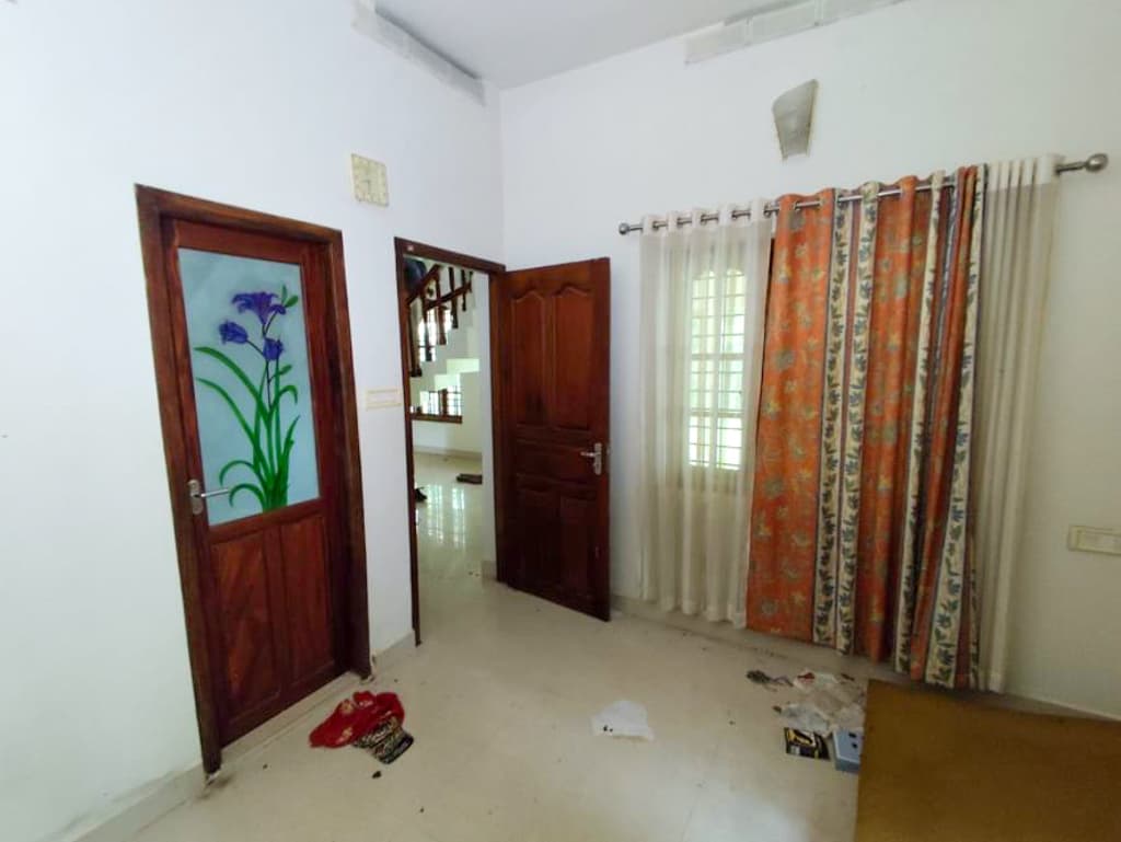 Property Photos 32