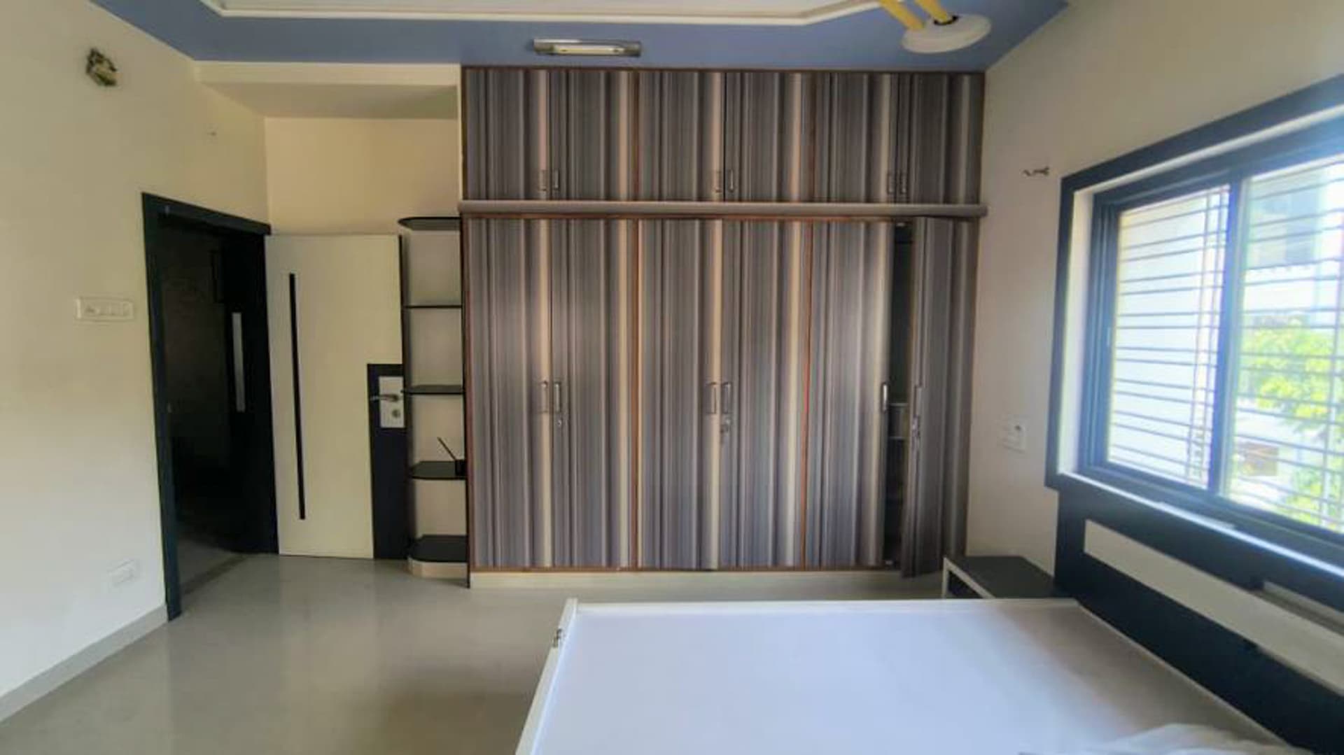 Property Photos 7