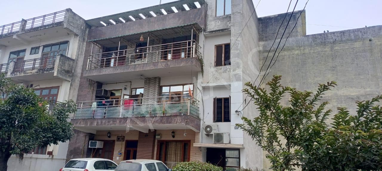 Property Photos 6