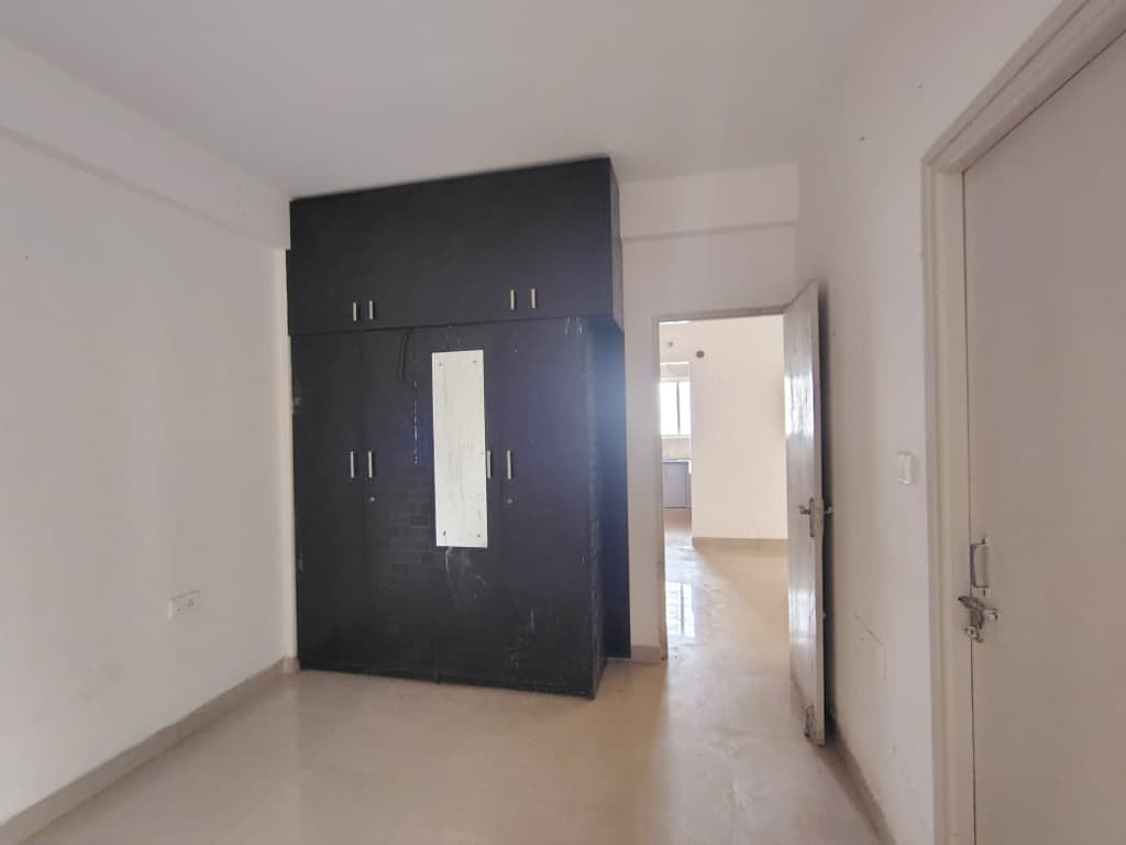 Property Photos 35