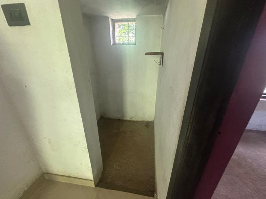 Property Photos 8