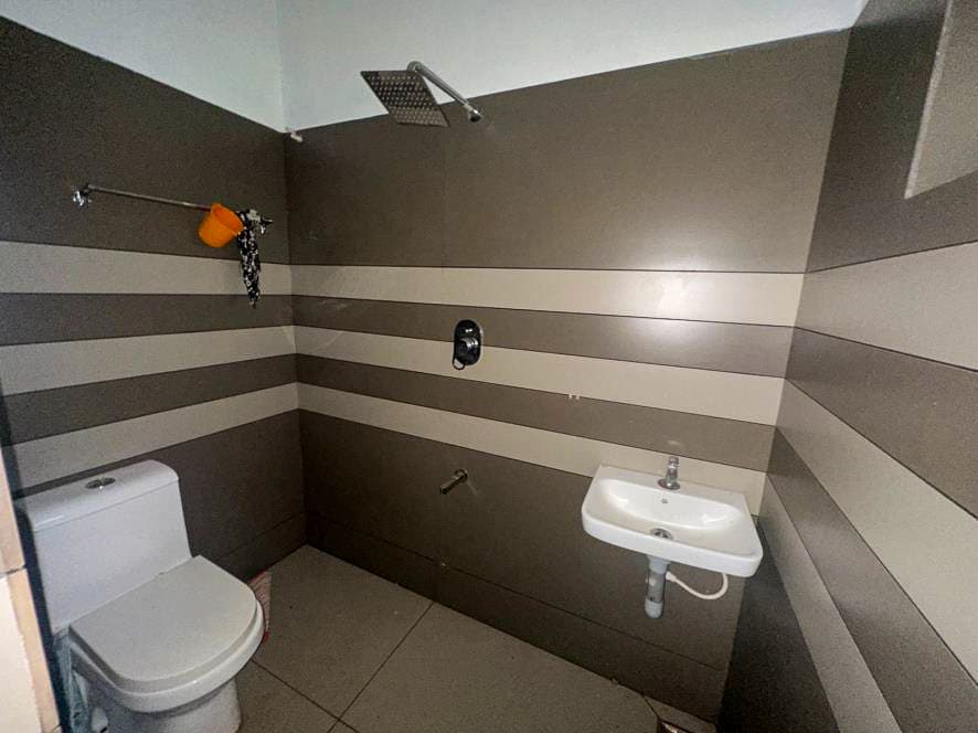 Property Photos 11