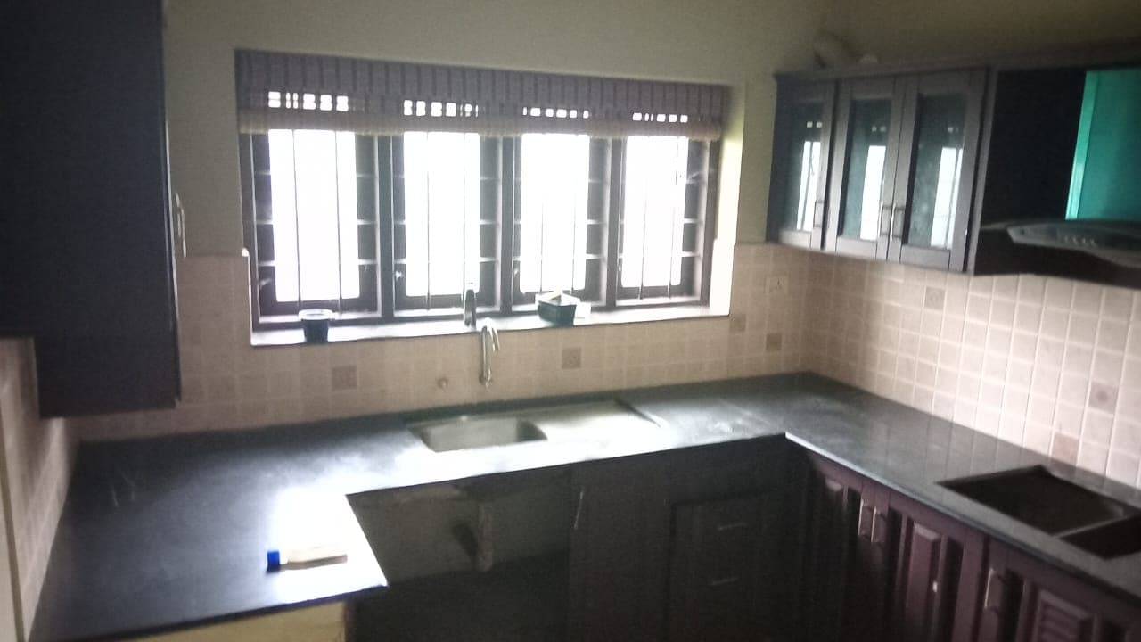 Property Photos 28