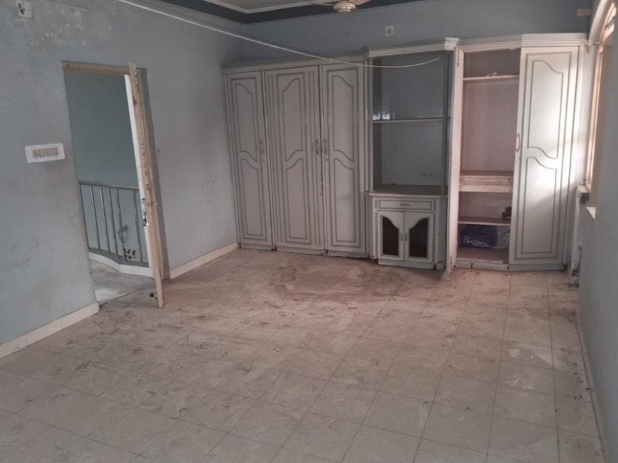 Property Photos 26