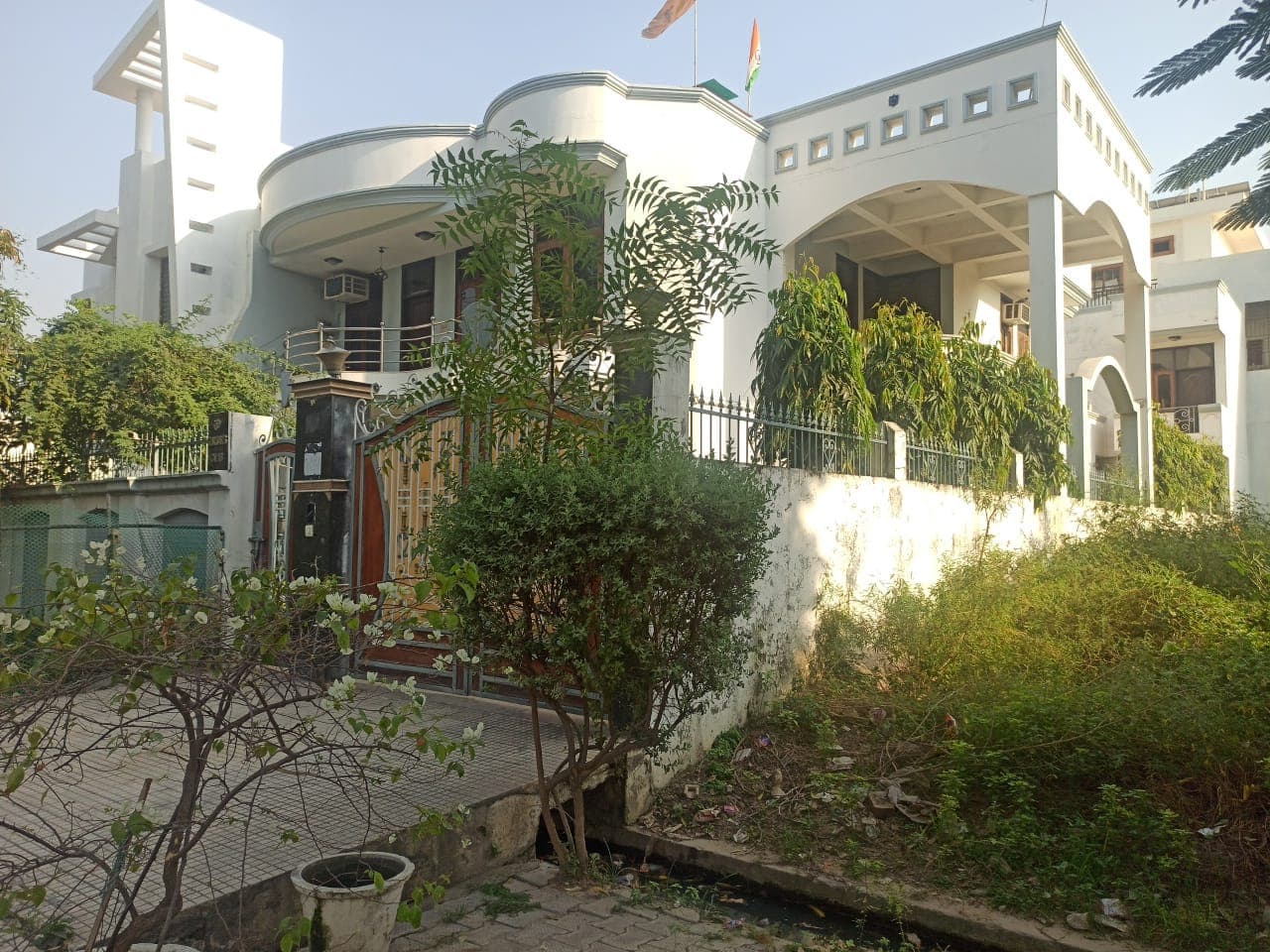 Property Photos 1