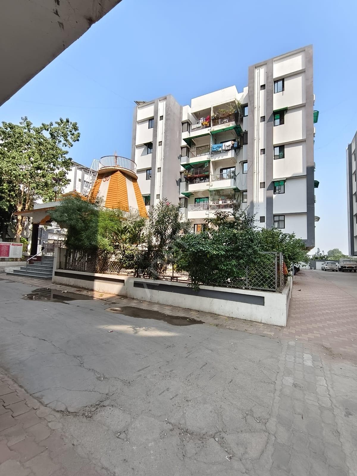 Property Photos 7