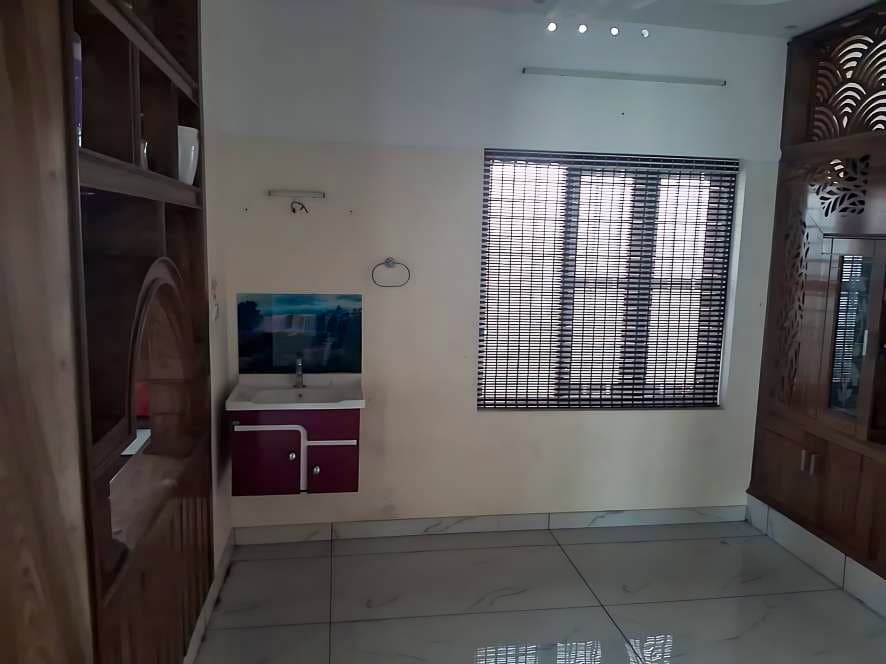 Property Photos 17