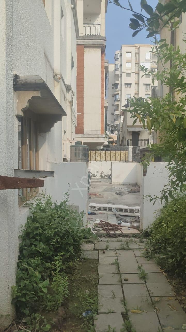 Property Photos 6