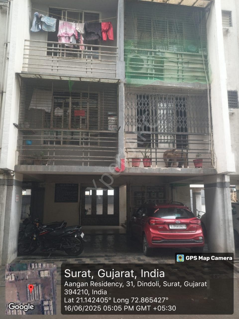 Property Photos 8