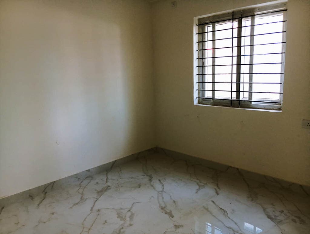 Property Photos 8