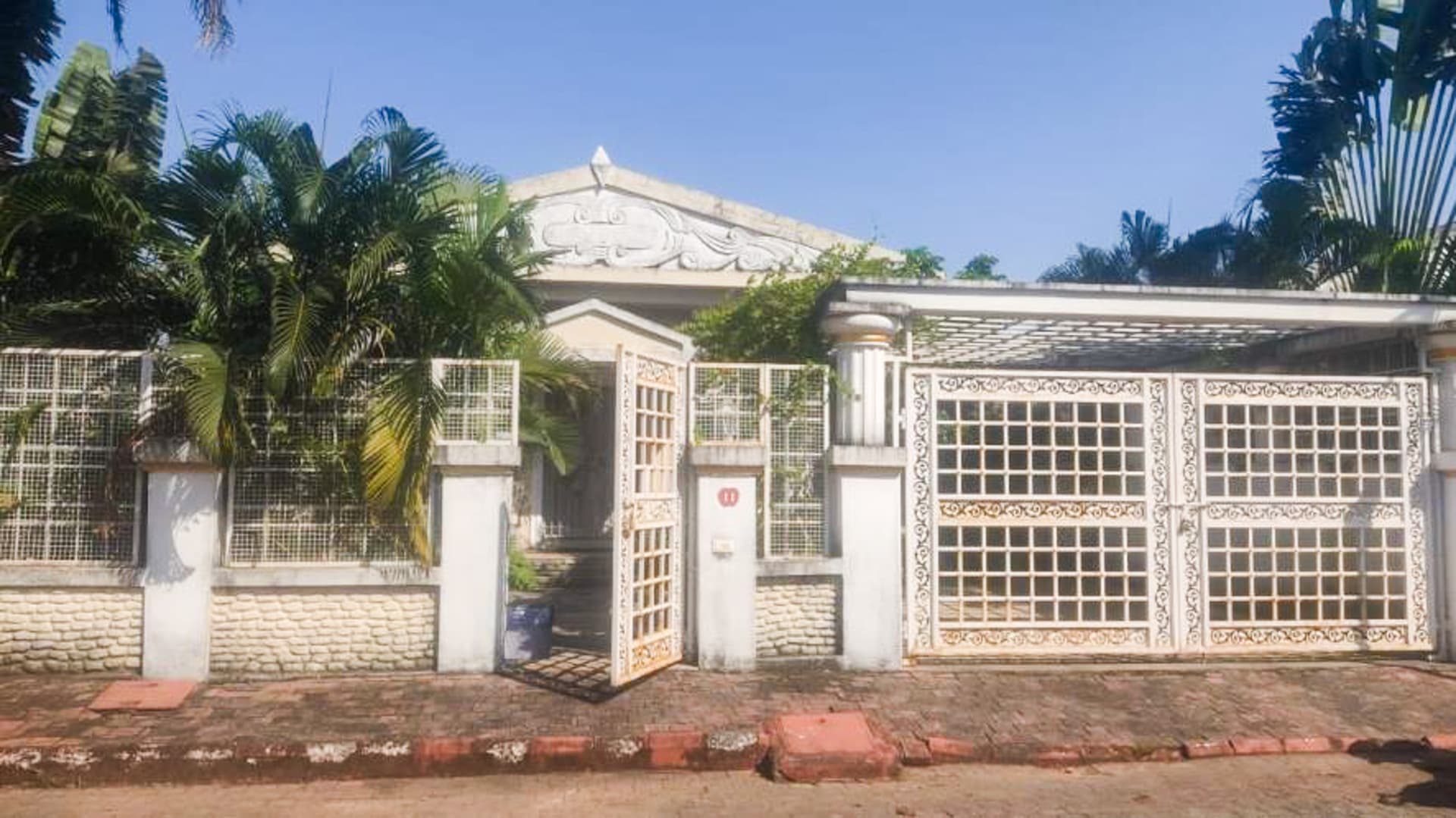 Property Photos 6