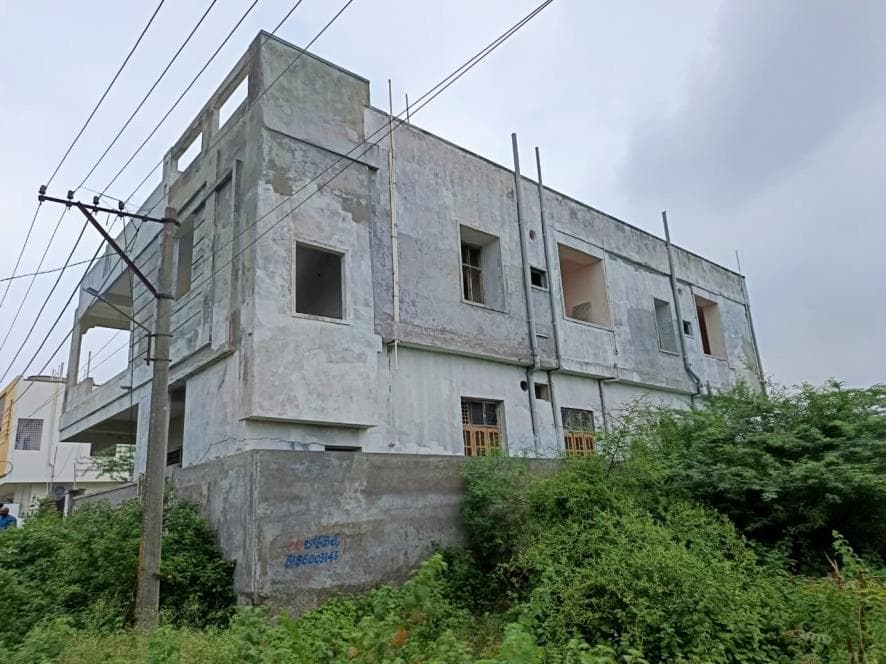 Property Photos 26