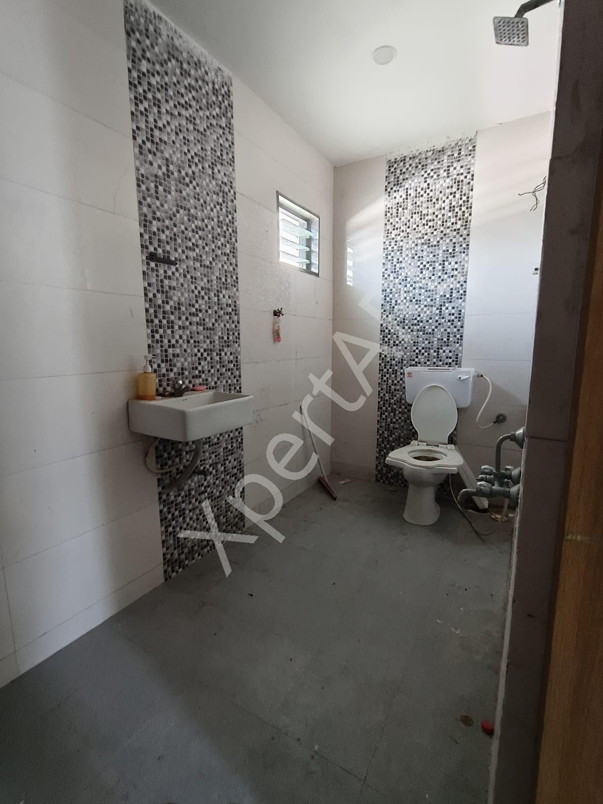 Property Photos 32