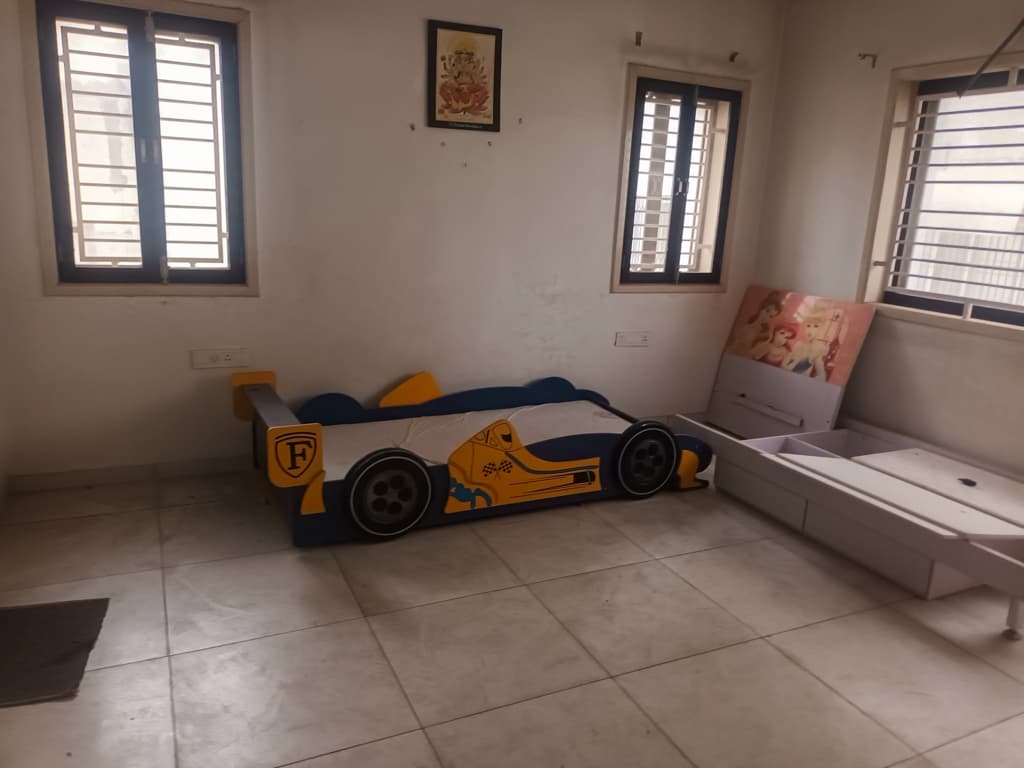 Property Photos 9