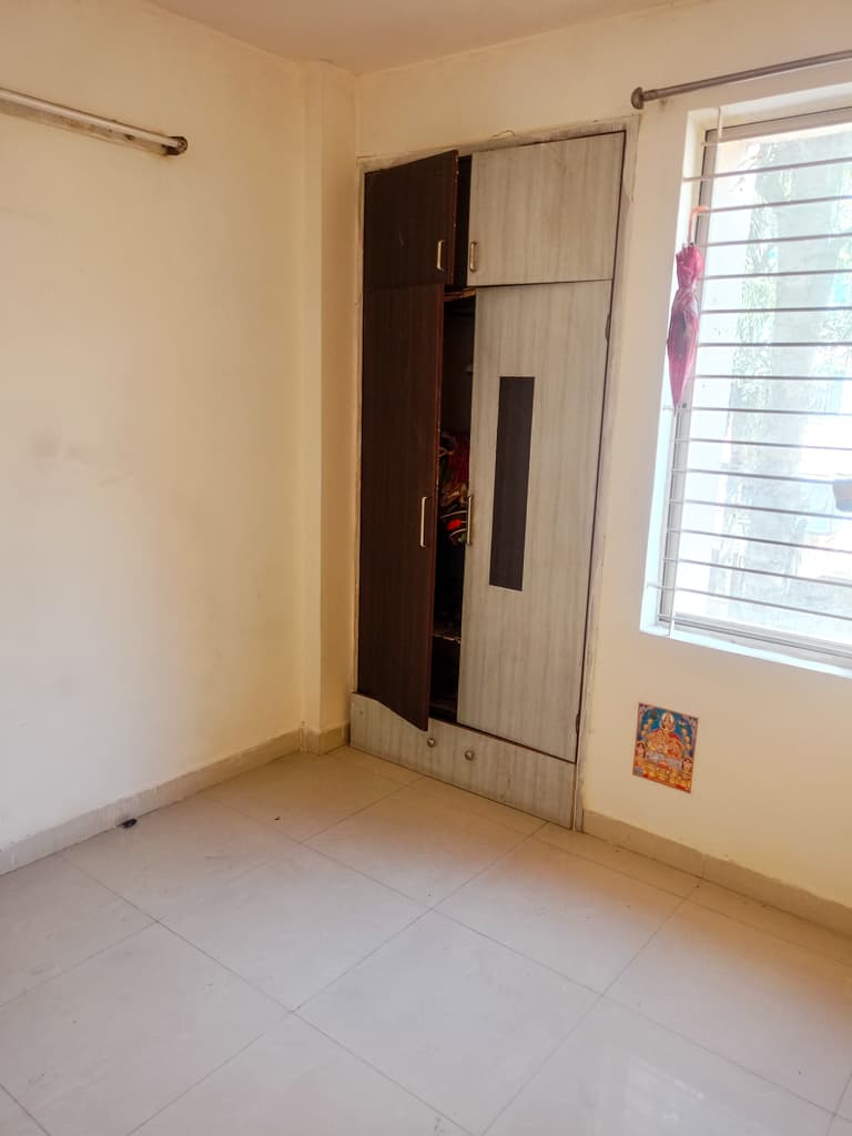 Property Photos 8
