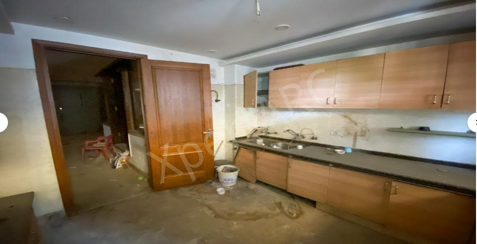 Property Photos 8