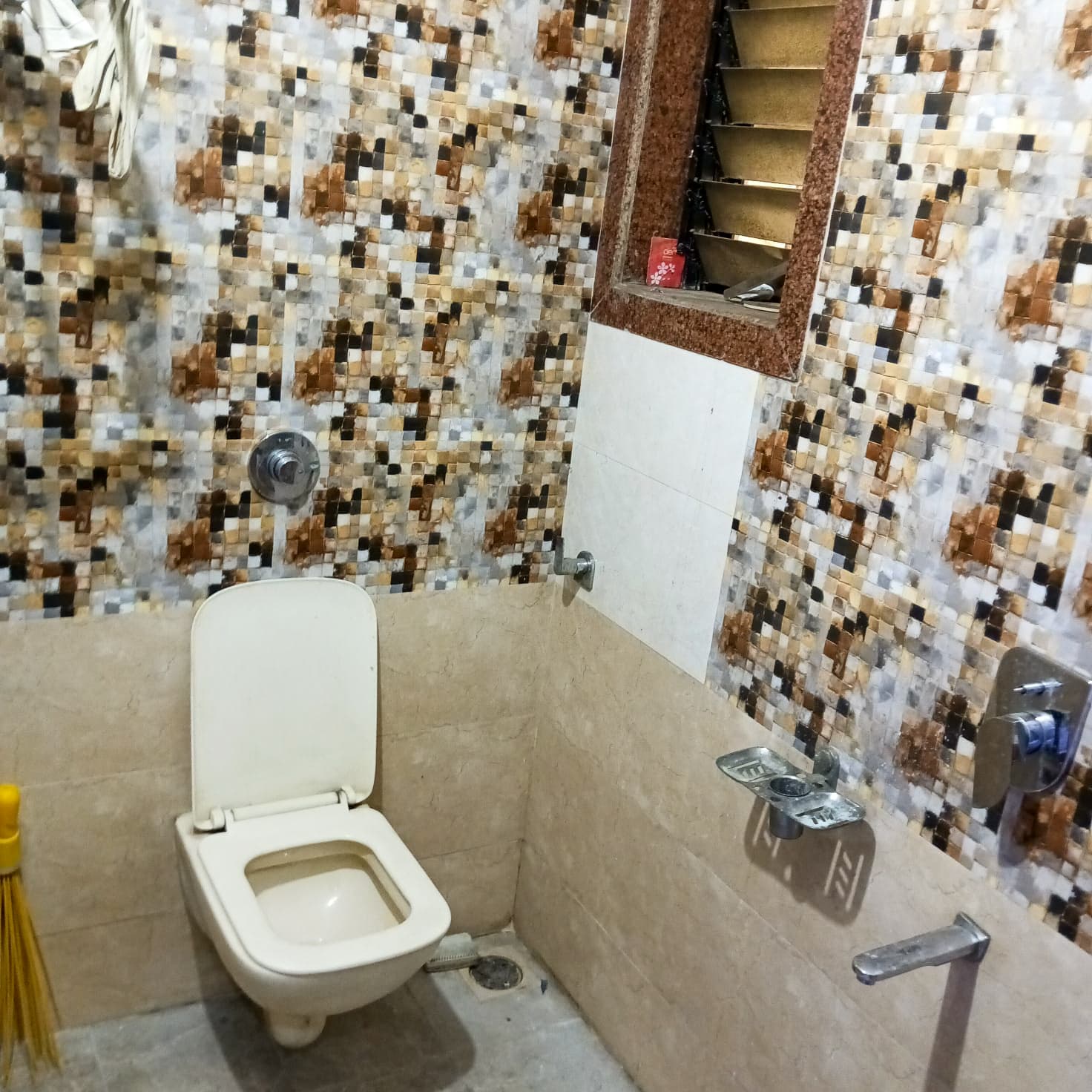 Property Photos 8