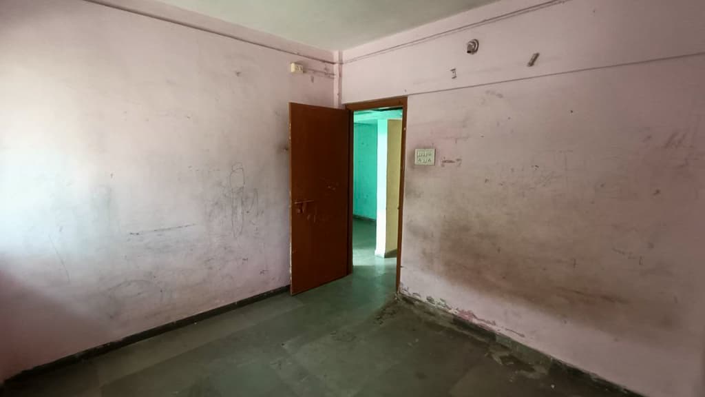 Property Photos 6