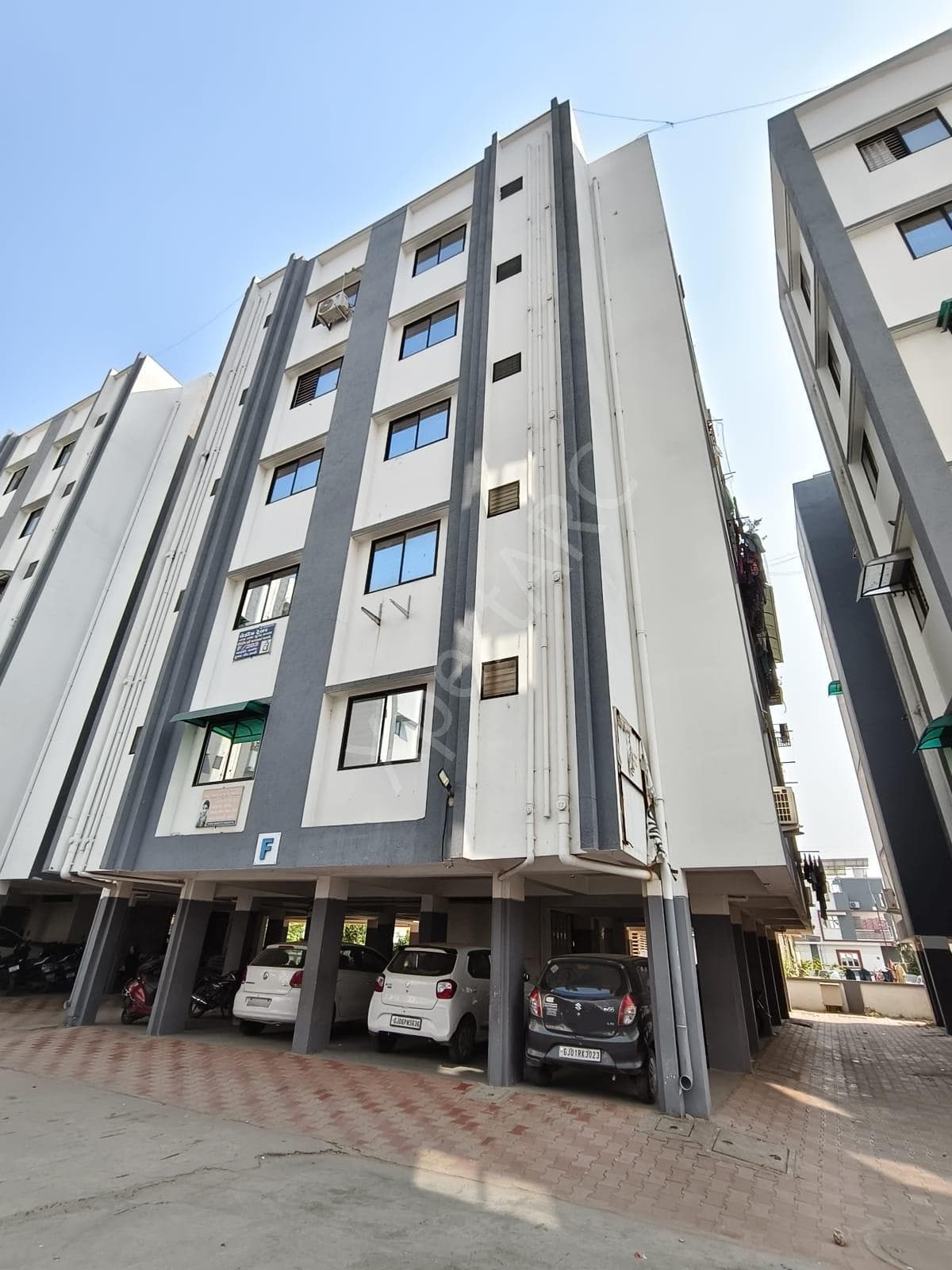 Property Photos 8