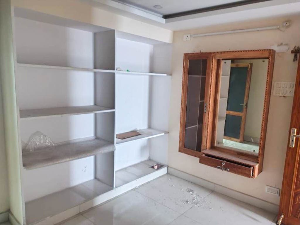 Property Photos 8