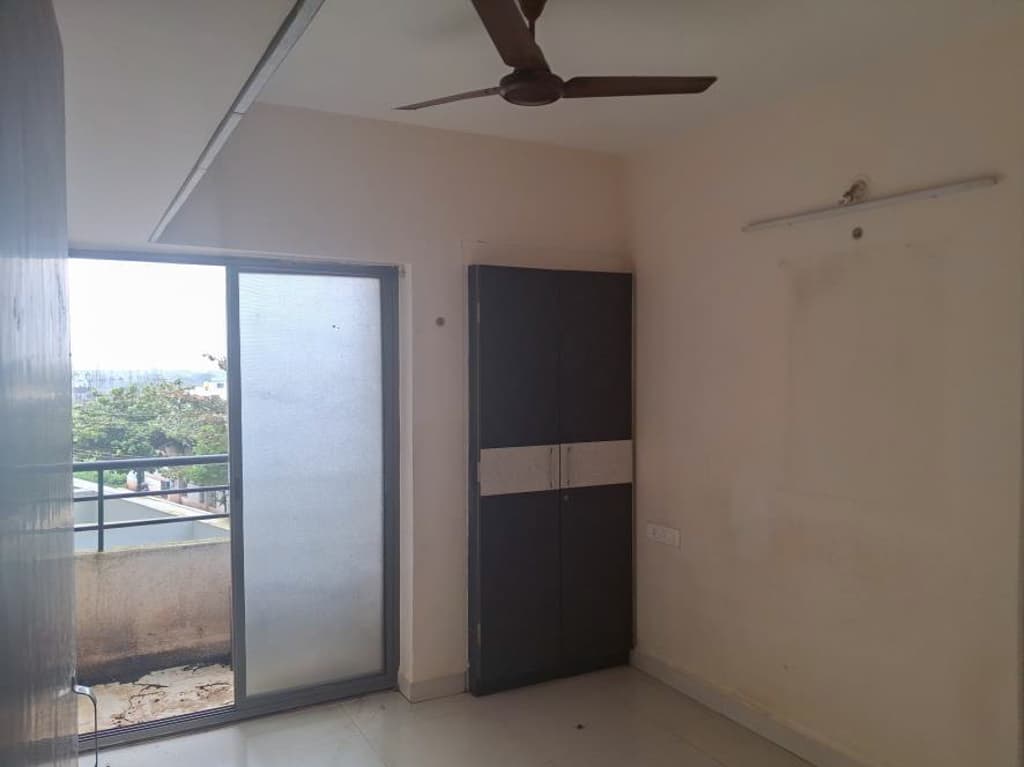 Property Photos 8