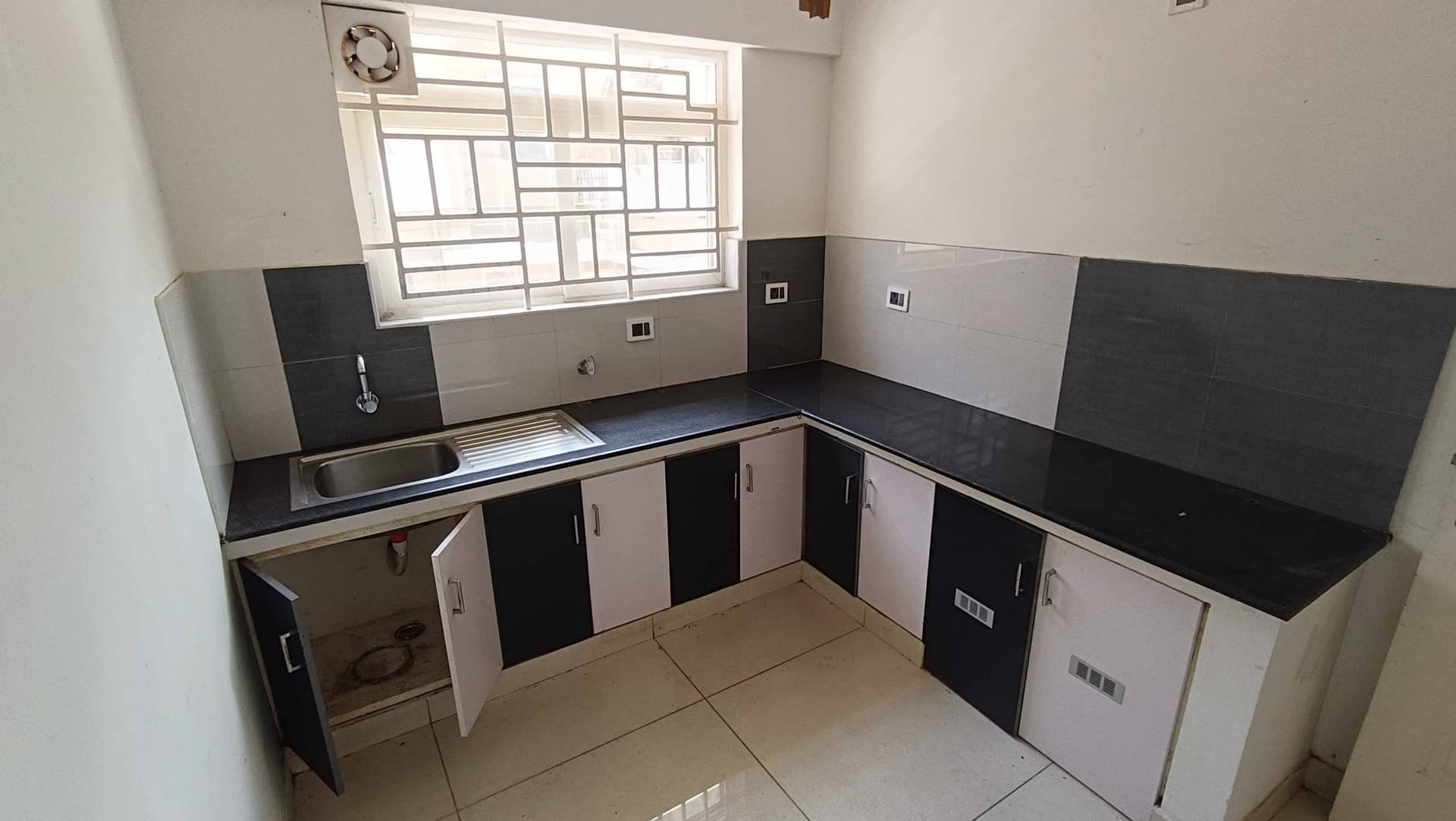 Property Photos 8