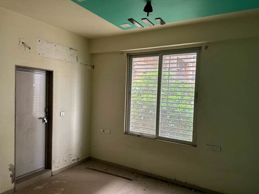 Property Photos 16
