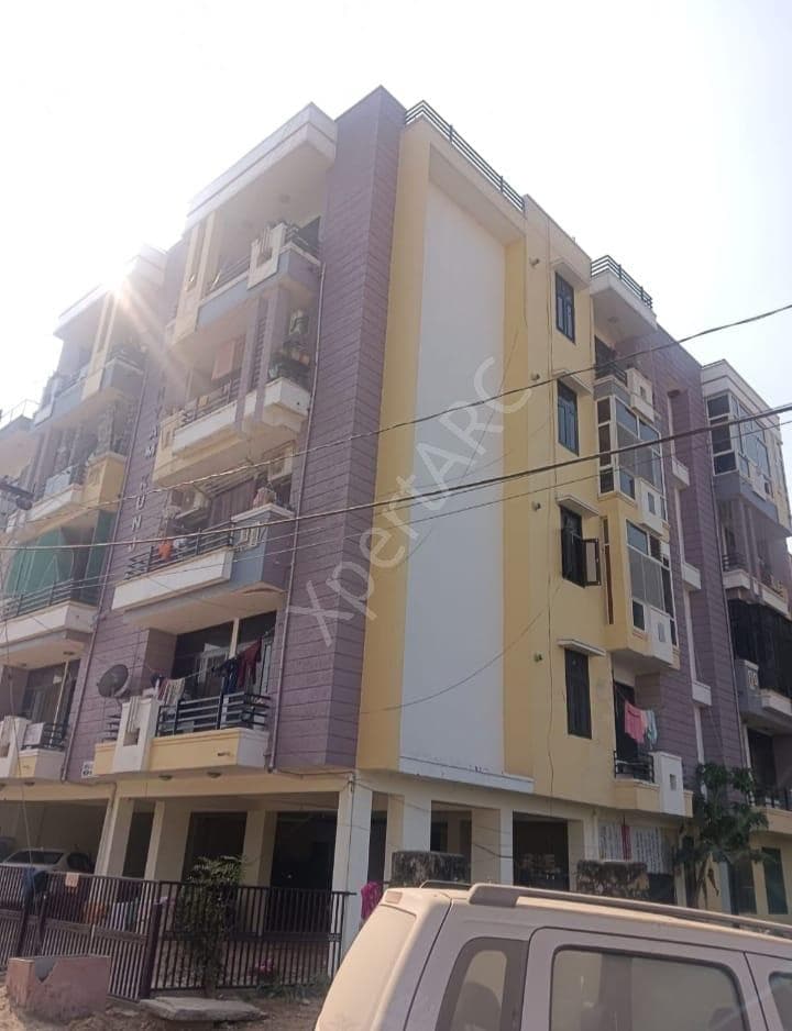 Property Photos 1