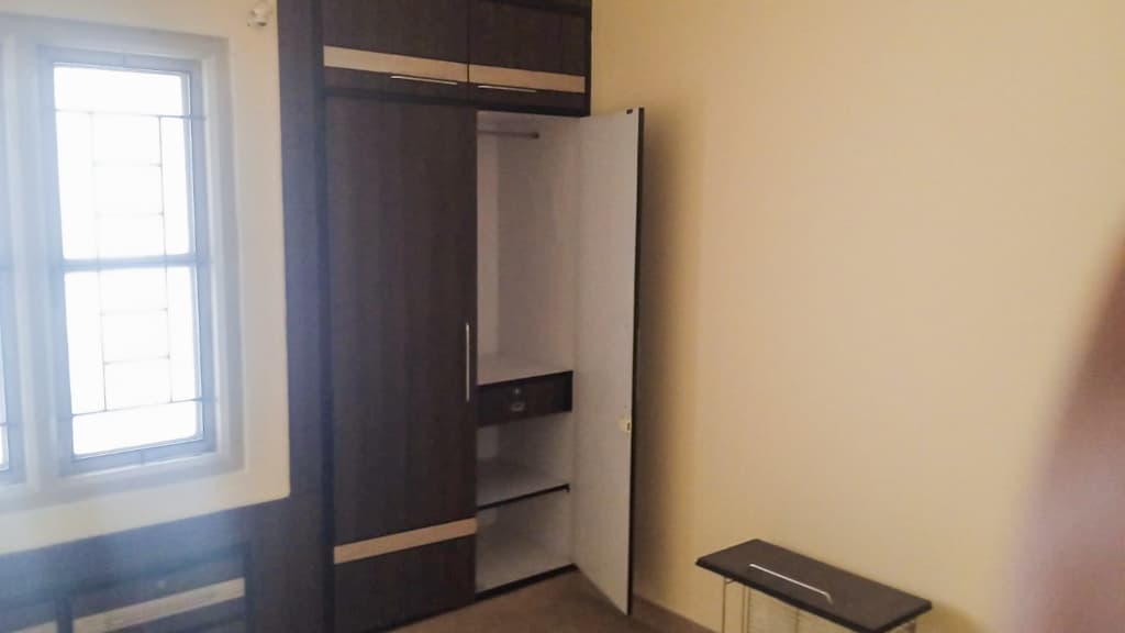 Property Photos 6