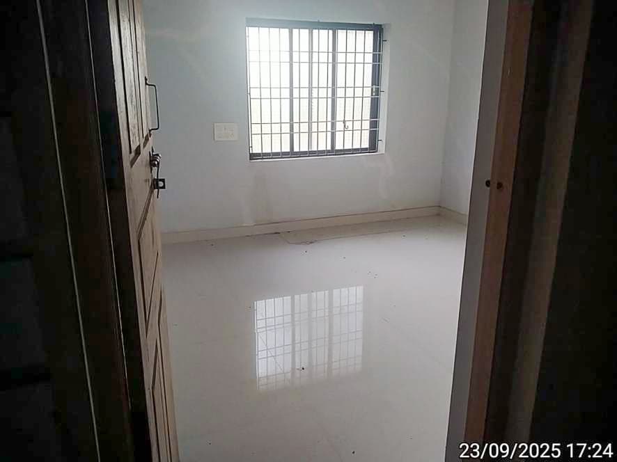 Property Photos 12