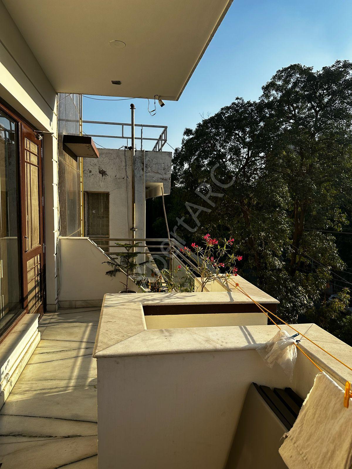 Property Photos 18